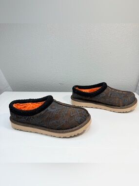UGG Tasman Street Graffiti Suede Sheepskin Lined Slippers Slate Orange Size8 EUC